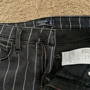 Stripped jeans